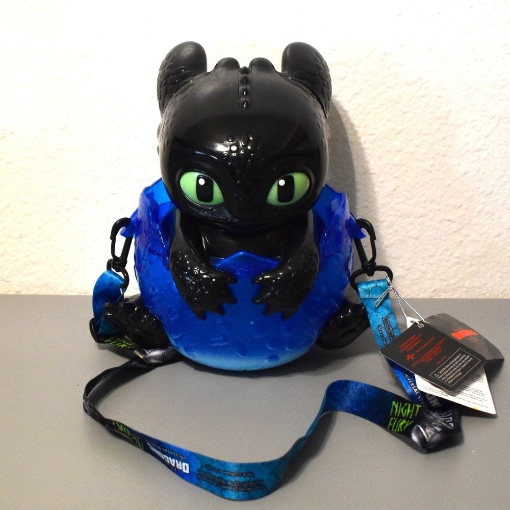 Universal‎ Studios Toothless Popcorn Bucket Kids OS Blue Like New Light Up Egg